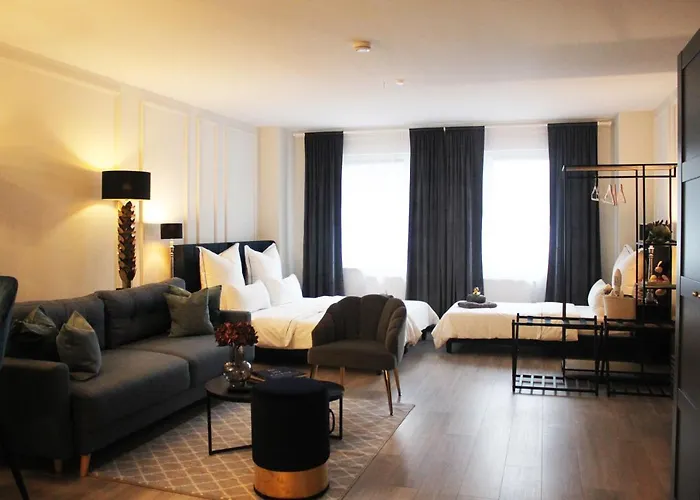 Apartament R B Business Am Flughafen Fuer 1-5 Personen - Ideal Fuer Geschaeftsreisende Und Familien - Kueche - Waschtrockner - Smart Tv - Kostenloser Parkplatz *