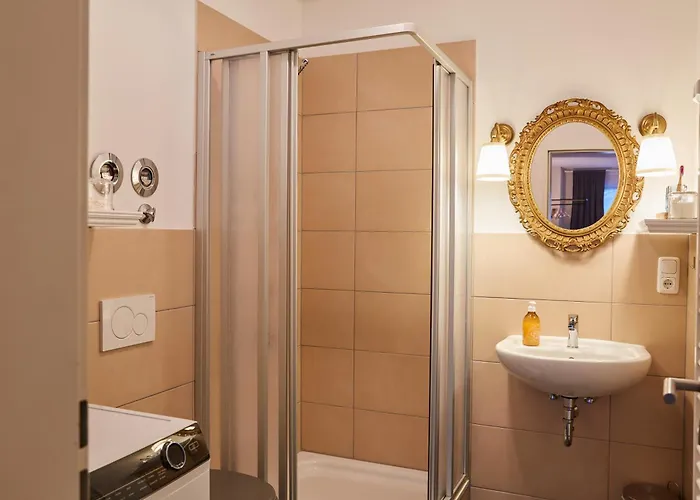 Apartament R B Business Am Flughafen Fuer 1-5 Personen - Ideal Fuer Geschaeftsreisende Und Familien - Kueche - Waschtrockner - Smart Tv - Kostenloser Parkplatz Hamburg